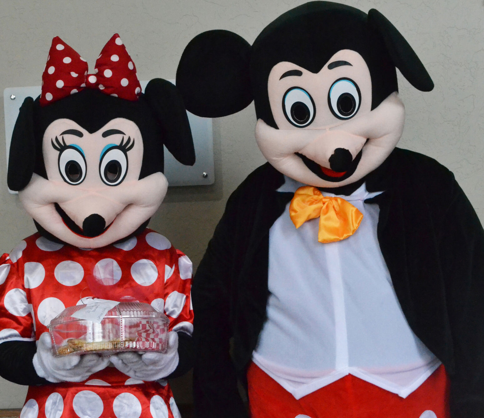 Photo: World famous Disney couple delivers sweetheart pies for Valentine’s Day